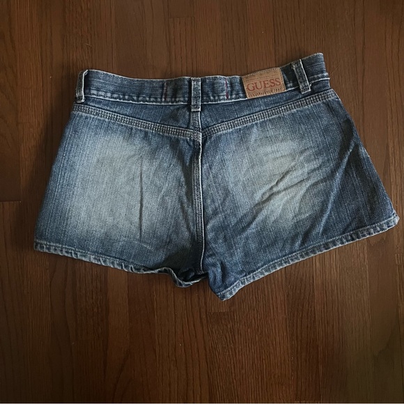 Vintage guess usa shorts no back pockets low rise to mid rise - Picture 3 of 7